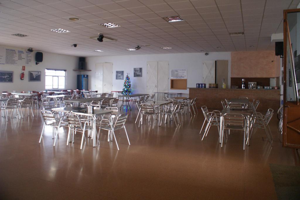 Hostal Velasco Valdelacalzada Exteriör bild