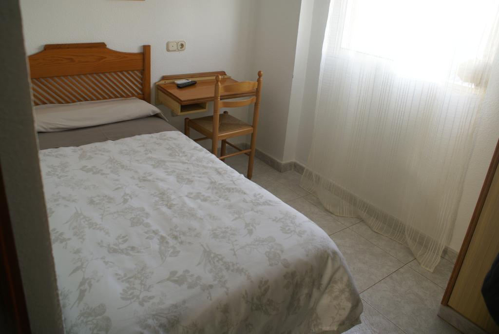 Hostal Velasco Valdelacalzada Exteriör bild